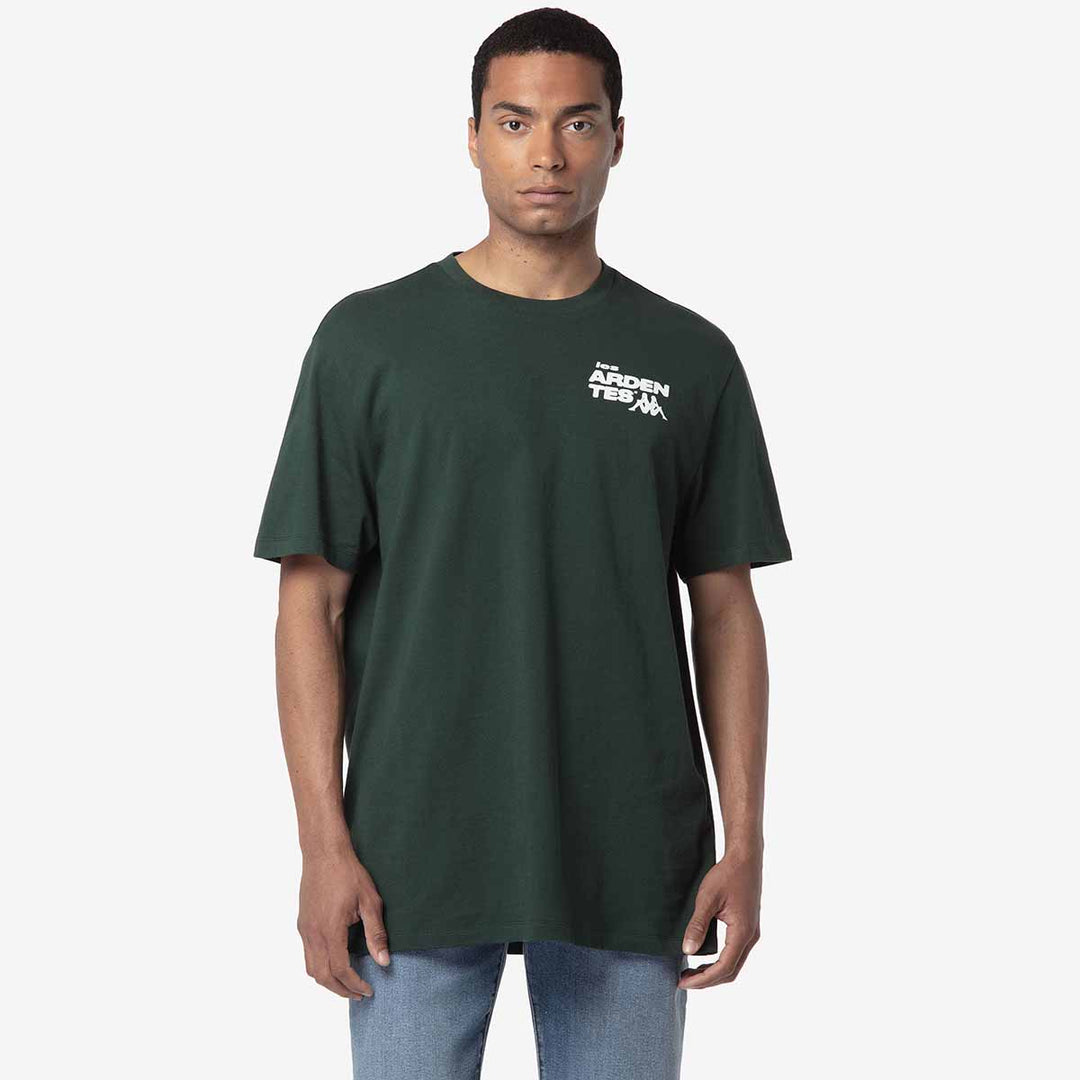 T-Shirt Leslie Les Ardentes x Kappa Vert Homme main