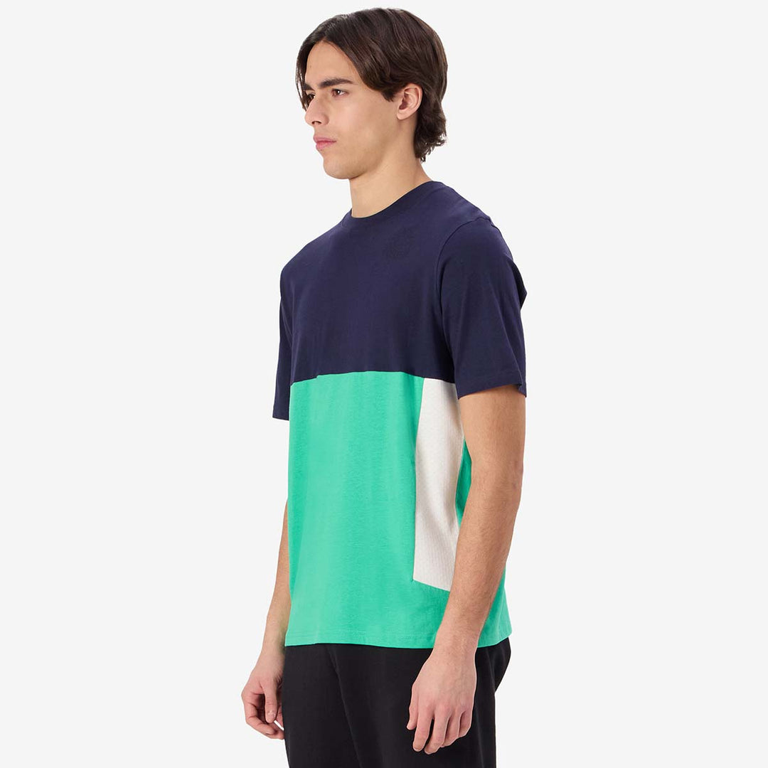 T-Shirt Grimone Vert Homme main