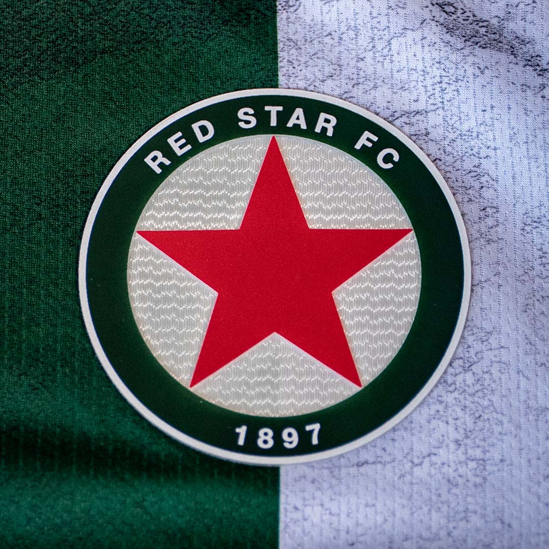 Maillot Kombat Béton Rayé Red Star 25/26 Vert Homme main