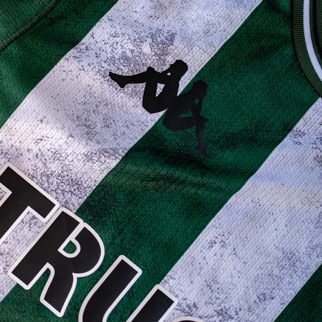 Maillot Kombat Béton Rayé Red Star 25/26 Vert Homme main