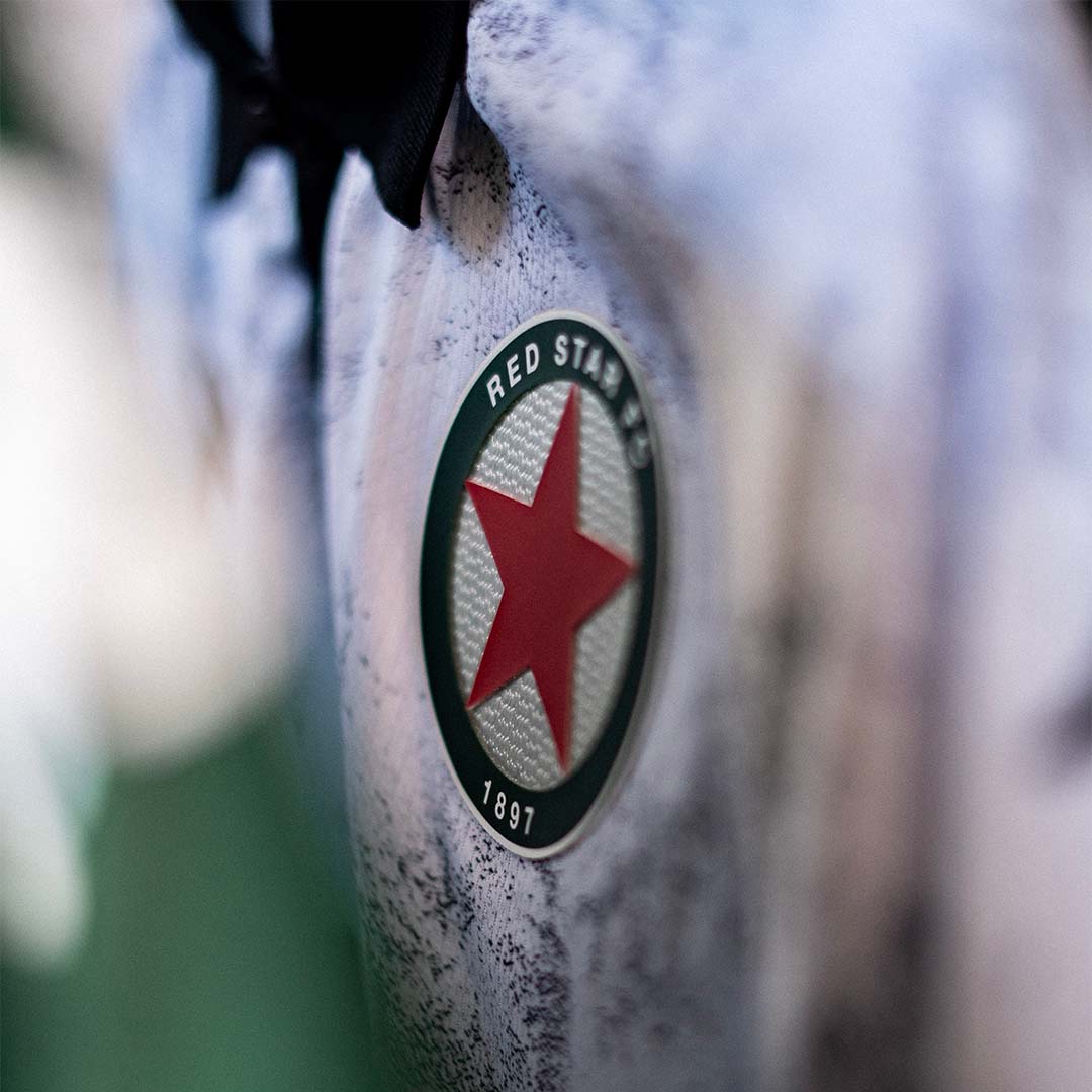 Maillot Kombat Béton Red Star 25/26 Blanc Enfant main