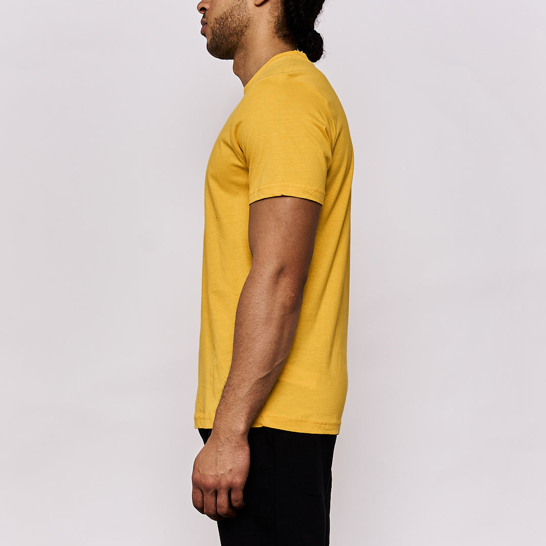 T-shirt Cafers Jaune Homme main