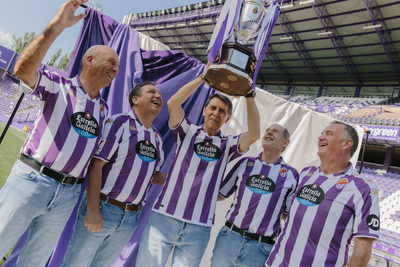 LE REAL VALLADOLID DEVOILE SES MAILLOTS 23/24