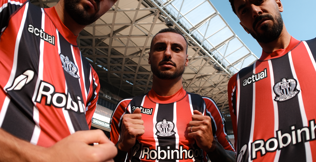 Rouge, noir et légendaire : l’OGC Nice entre dans la légende du Kombat™ XXV