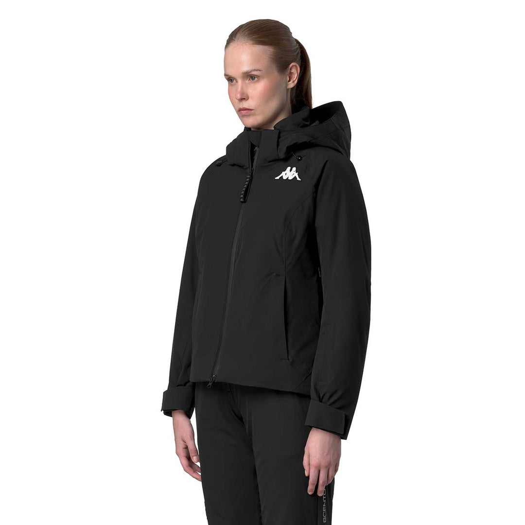 Manteau 8Cento 810 Noir Femme main