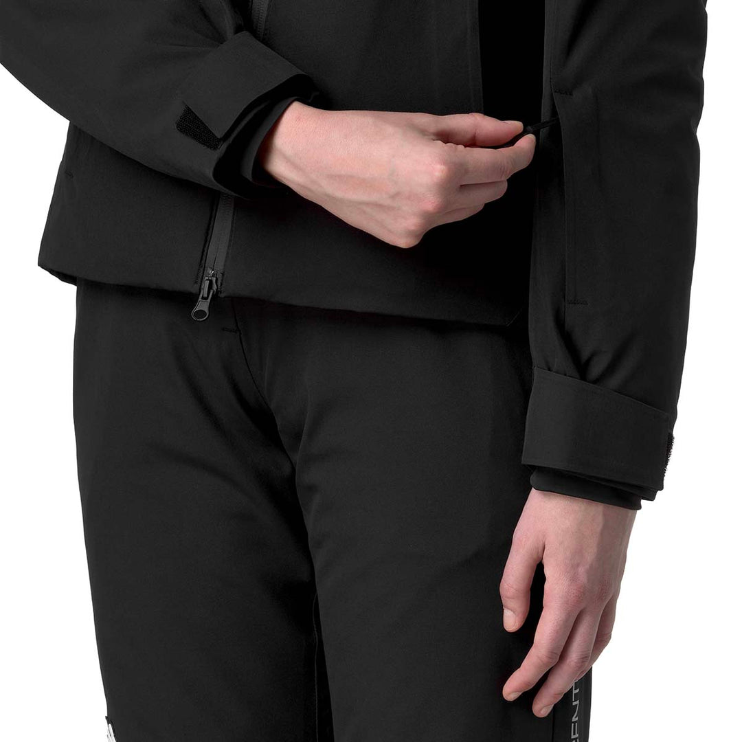 Manteau 8Cento 810 Noir Femme main