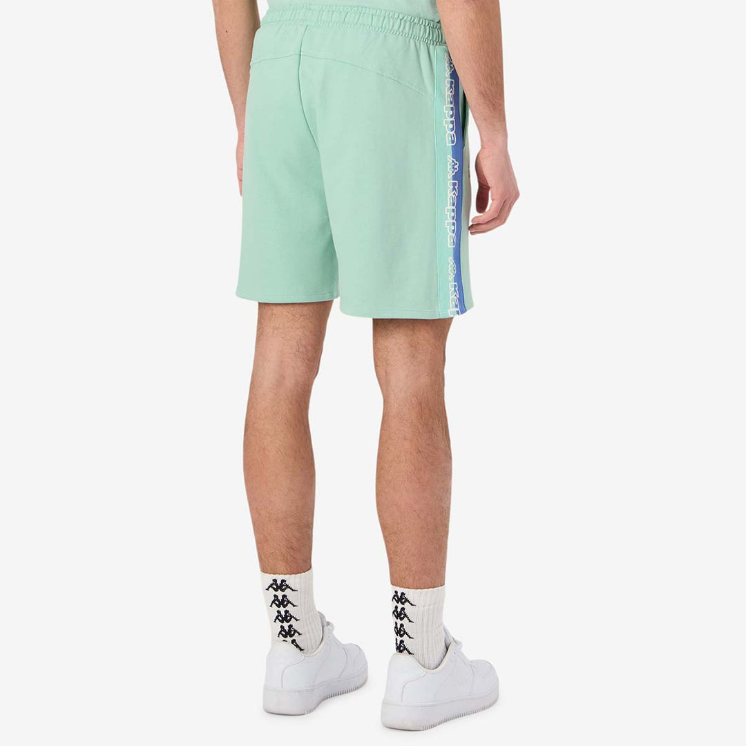 Short Tape Gerri Vert Homme main