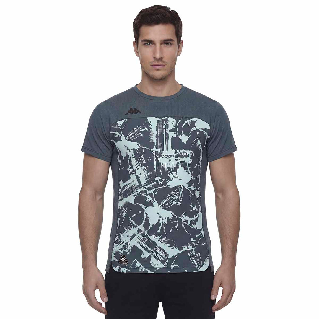 T-Shirt Ivonu Pro Bleu Homme main