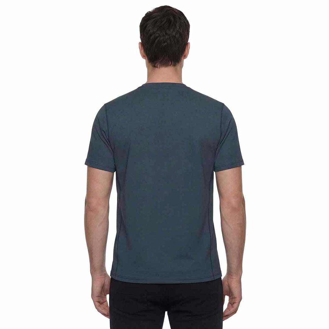 T-Shirt Irojo Bleu Homme main