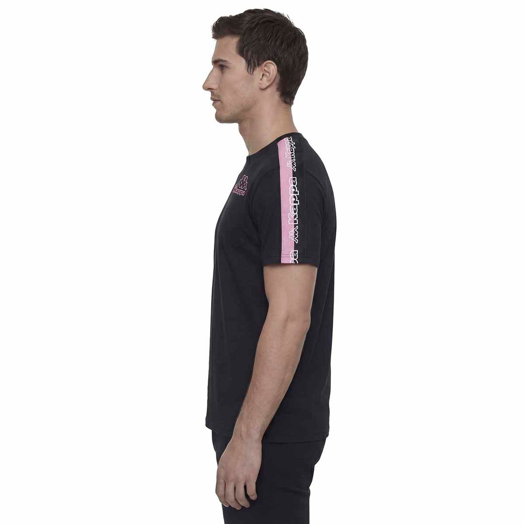 T-Shirt Gramio Noir Homme main