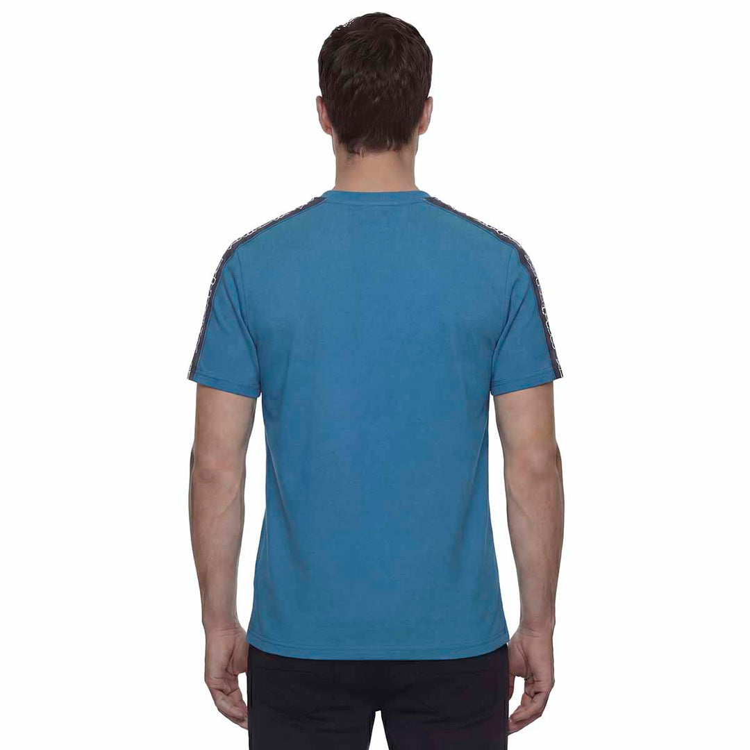 T-Shirt Gramio Bleu Homme main