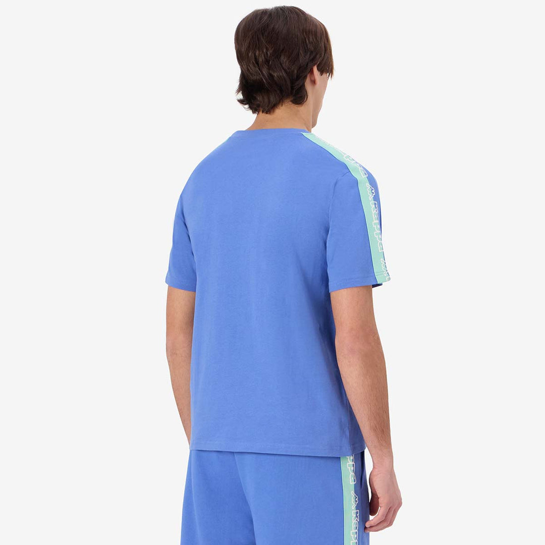 T-Shirt Tape Gramio Bleu Homme main