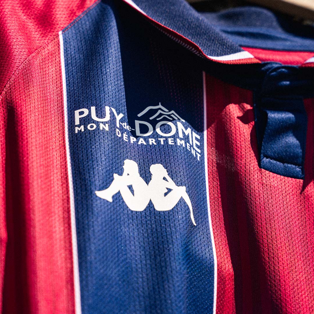 Maillot Kombat Home Clermont Foot 63 26/27 Rouge Homme main