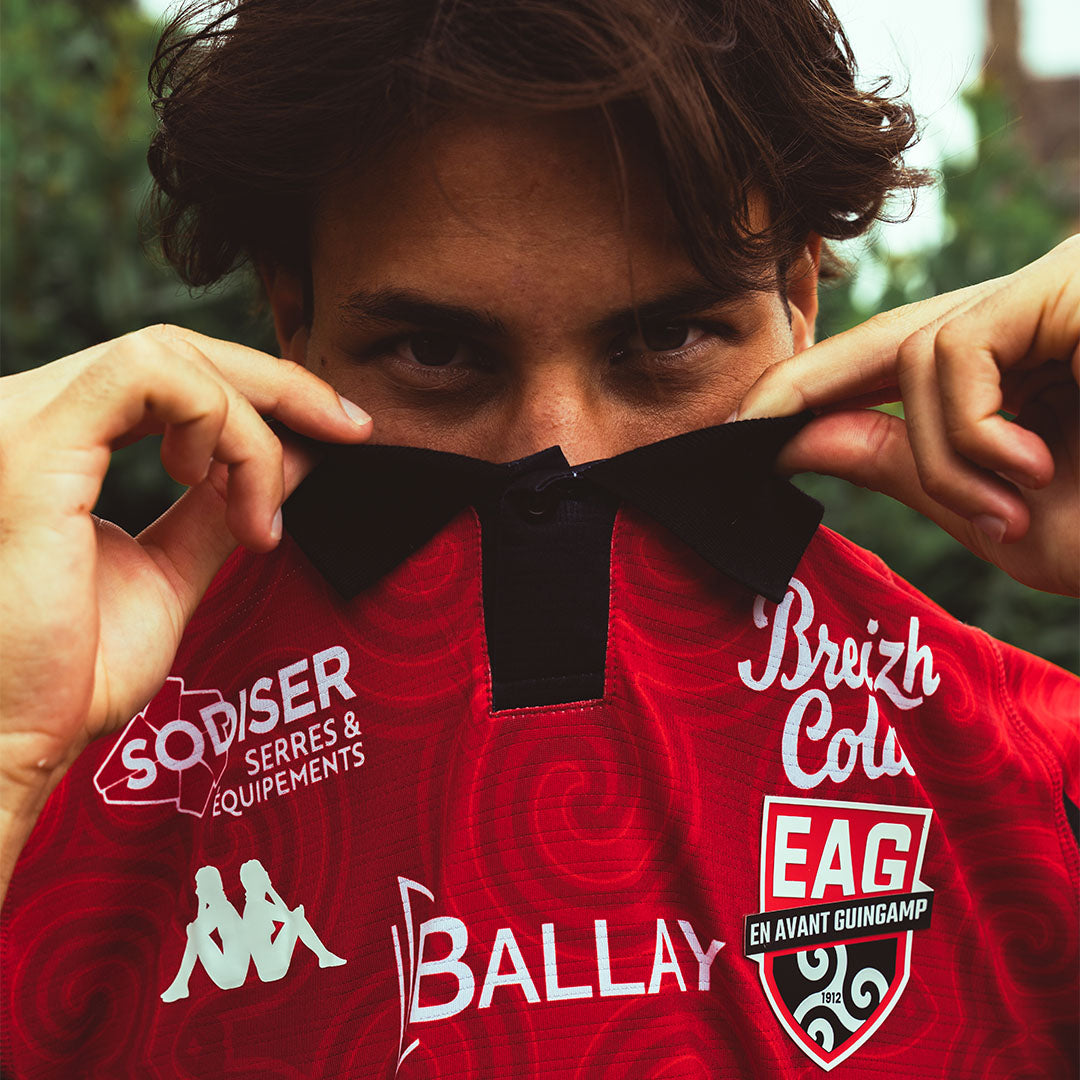 Maillot Meerolo Home EA Guingamp 26/27 Rouge Homme main