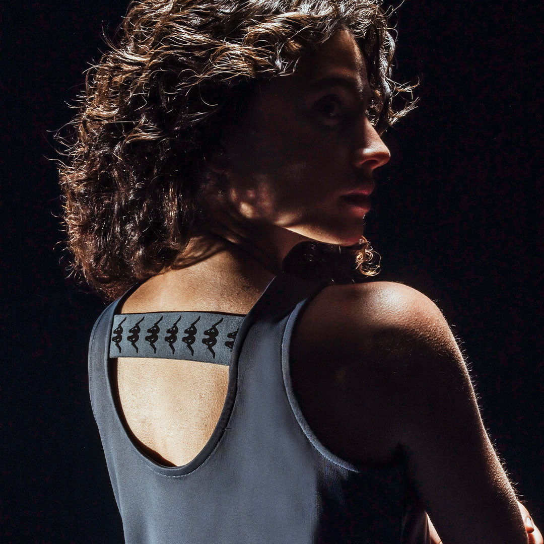 Débardeur Igattama Bleu Femme main