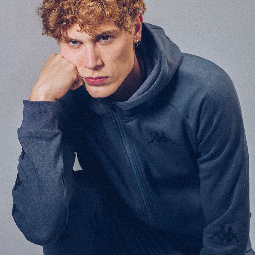 Veste Gojas Gris Homme main