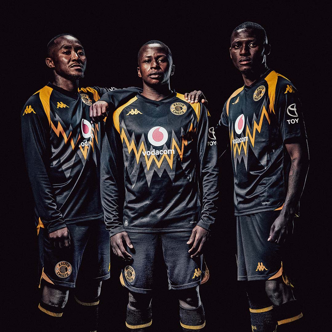 Maillot Kombat Away Kaizer Chiefs 26/27 Noir Homme main