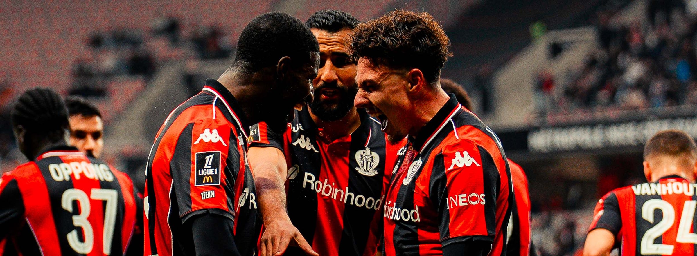 Kappa: Football Kappa équipe fédérations, clubs pros et amateurs avec des tenues techniques pensées pour la performance et l’identité de jeu.