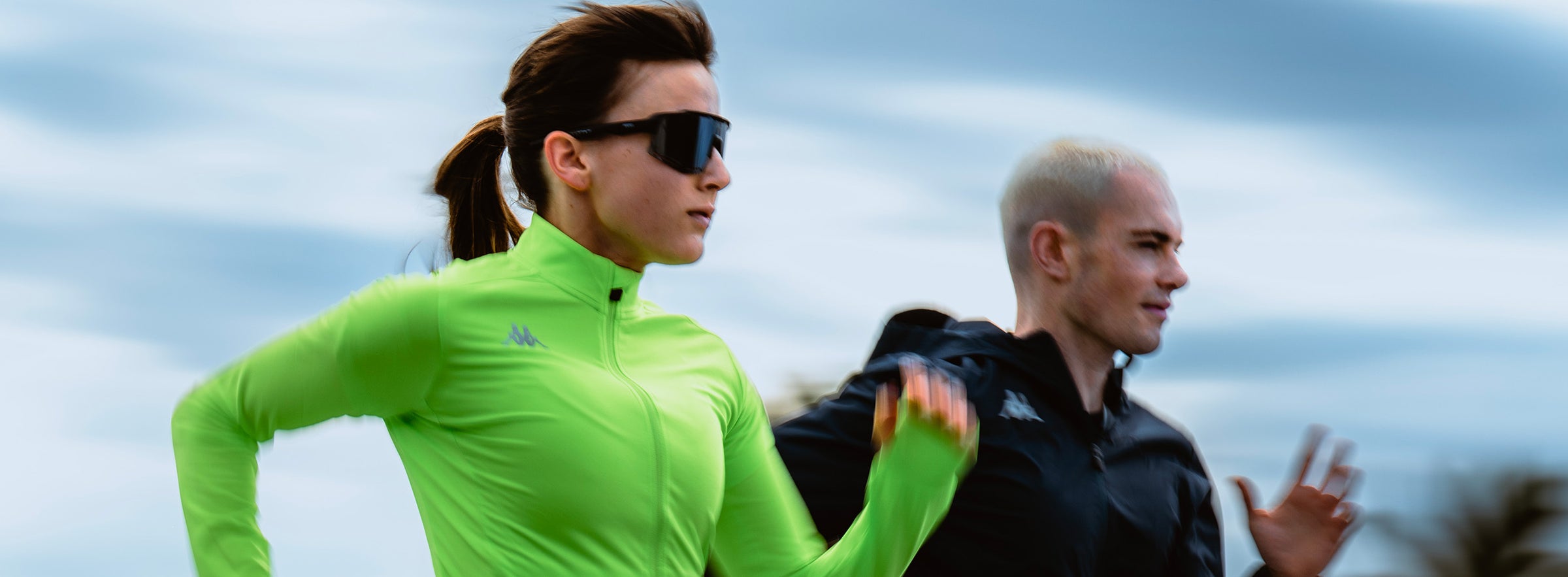 Kappa: Running & Training Kappa accompagne chaque séance avec des équipements respirants et techniques, pensés pour le confort et la performance au quotidien.